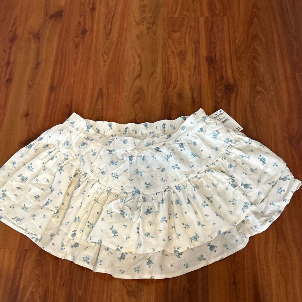 NWT** Abound Nordstrom two tiered floral skirt cream blue size S (slight blemish